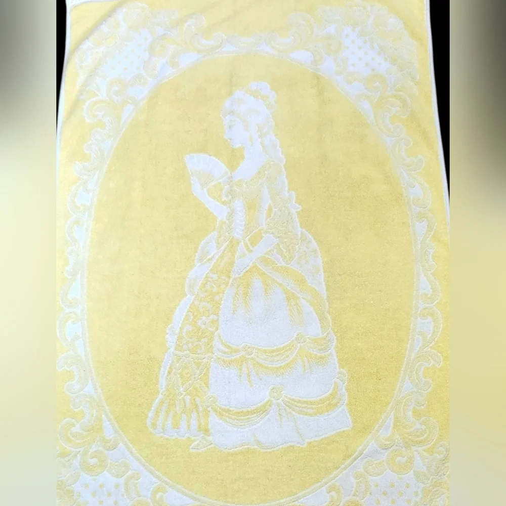 Vintage Damask French Rococo Bath Towel Yellow White 48 x 28 in Victorian Cotton
